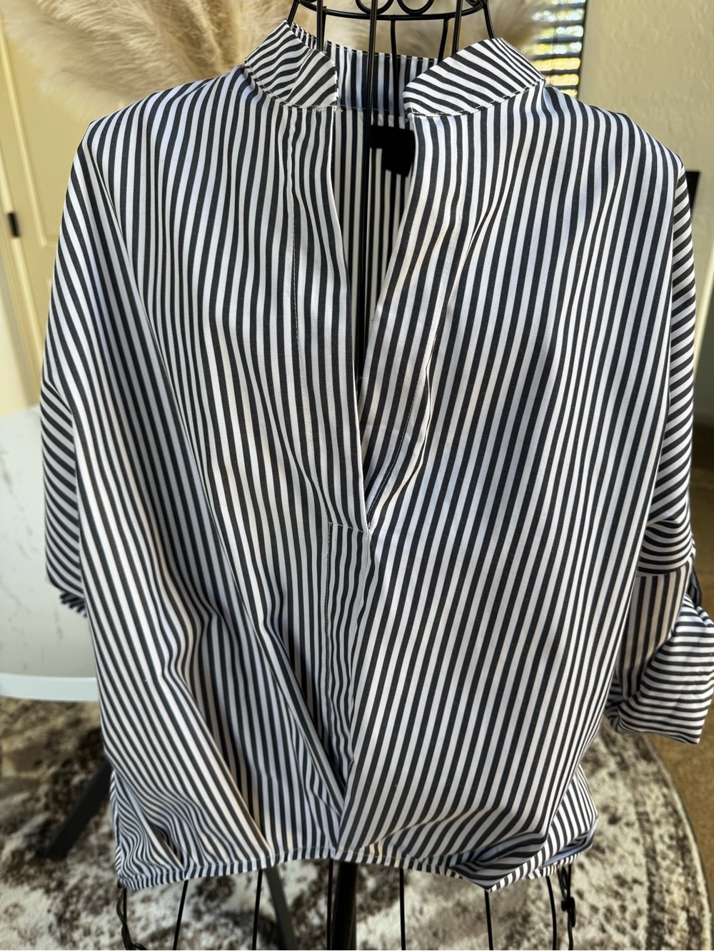 Women's Black and White Striped V-Neck Tunic Top